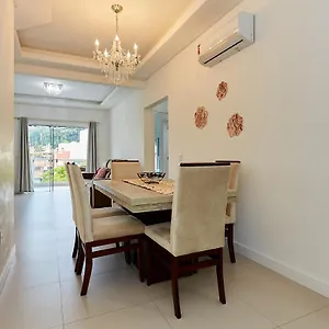  Apartamento 1037 - Lindo Apto 2 Suítes Em Bombinhas- 2 Vagas Na Garagem - 50 Metros Da - Centro De
